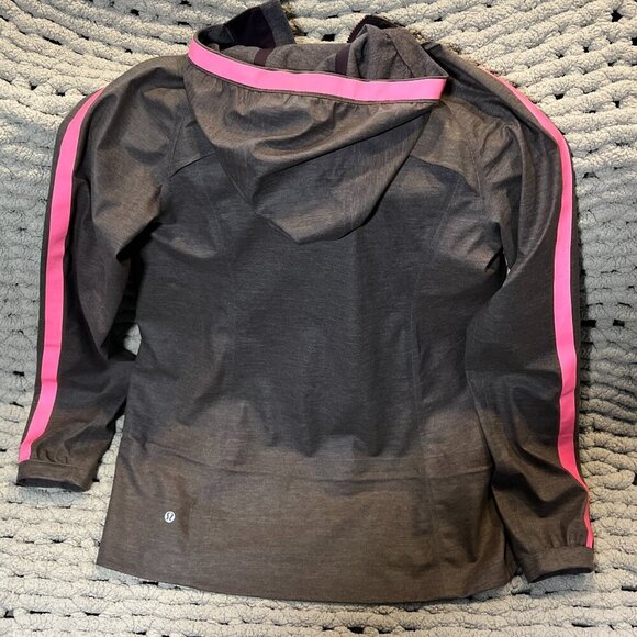 Lululemon The Drizz Lightweight Rain Jacket in Black Cherry Size 4 - Picture 6 of 16